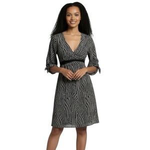 Ted Baker London Black and Gray Zebra Silk Mini Dress V-Neck Waistband Size 2